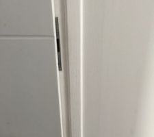 On voit bien les cr&eacute;maill&egrave;re des 3 points de fermeture