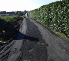 Chemin prêt pour pouvoir commencer des fondations de notre future maison