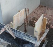 Fondation de la colonne d'entr&eacute;e