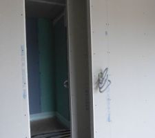 Cloisons du dressing de la chambre parentale