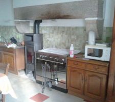 Poele install&eacute;.