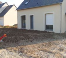Fin de la tranchée technique et etalement des terres