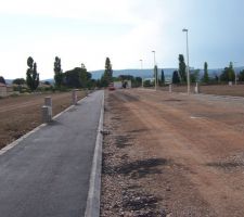 Trottoir goudronné