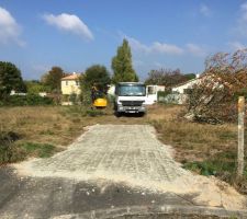 2ième jours de terrassement, l'accès chantier