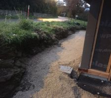 Trottoir périphérique et boîte descente EP