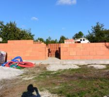 Les murs s'&eacute;l&egrave;vent