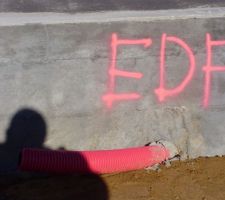 La protection du soubassement est réalisée.