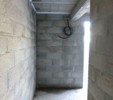 Sous-sol - Zone de rangement sous l'escalier