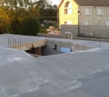 Plancher 1er &eacute;tage avec vue vide sur salon et hall