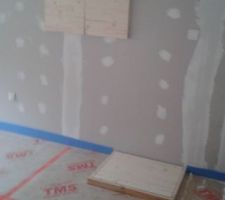 Agrandissement de la maison en amenageant le farage en piece de vie.