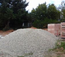 Livraison du gravier et des briques