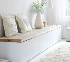 Petit banc d'entrée pour rangement chaussures, allie l'utile au côté pratique on peut s'asseoir en mettant ses chaussures pour les feignants ?