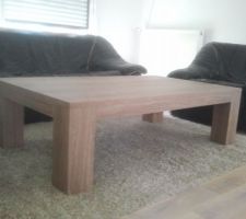 Table basse du salon assortie à celle du séjour sur son nouveau tapis!! L'autre était beaucoup trop grand et le parquet massif ne respirait plus!!