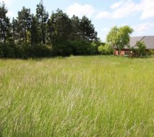 Une autre vue avec l'&eacute;cole de la maternelle au CM2 juste en face.