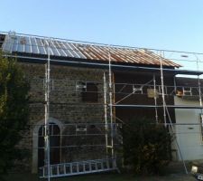 La seule intervention d un professionnel pour remettre la toiture de la grange en état , tous le reste sera fais par mes soins