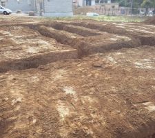 Fouilles 2
le point le plus profond est a 1m80 du terrain naturel