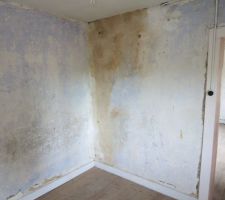 Chambre étage qui deviendra salle de bain