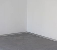 Pose des plinthes alu