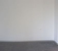 Pose des plinthes alu