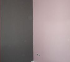 Chambre Lilou... reste 2ème couche du rose   les paillettes sur le gris