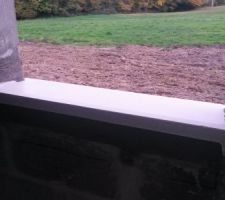 Pose des appuis de fenêtre et seuils de porte
