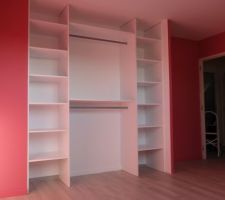 Réalisation par nos soins du dressing à l'étage dans une chambre