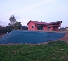 Bache anti mauvaise herbe pour le talus