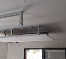 Retombée de plafond au dessus du salon