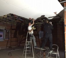 Pose du placo sur le plafond
