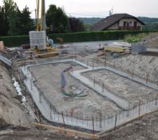 Les semelles sont coul&eacute;es 1 semaine apr&egrave;s le d&eacute;but du chantier !