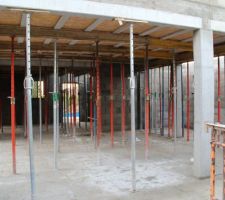 Etayage du plancher de la dalle de l'&eacute;tage