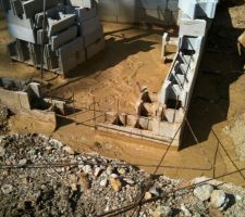 Démontage de la piscine pour évacuer la boue suite intempéries du 16 Juin