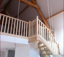 Chez ma fille, la mezzanine et son escalier