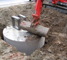 Mise en place de la cuve de r&eacute;cup&eacute;ration des eaux de pluie