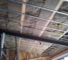 Isolant 28cm laine de verre pos&eacute;