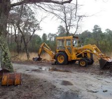 Merci le tracto, t'as bien travaillé...a vendre...vendu!
vraiment utile ce genre d'engin.Pensez-y vraiment si vous avez de la tresorerie et suivant votre projet, bien sur