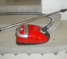 Barrage pour les chats ( ce n'est pas Hollywood boulevard !!)
Ils n'aiment pas voir l'aspirateur