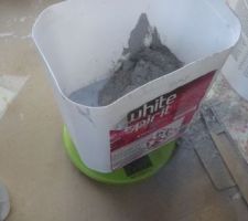 Pesée des composants au gramme près, en fonction de la surface ( avec ma balance de cuisine !! )