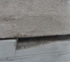 Escaliers c&ocirc;t&eacute; jour, limite haute du joint nickel
reste &agrave; faire en dessous