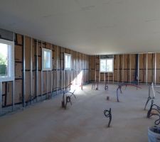 Plafond fait, isolation des murs faite