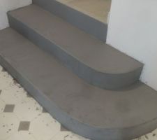 Escalier nuit : deuxième couche de béton faite