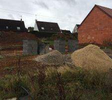 Livraison des parpaings pour le vide sanitaire