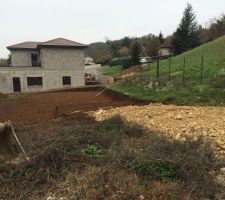 Terrassement pour implantation de la maison sur un rodan  80 avec décaissement de -70