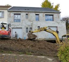 Nouvelle évacuation des terres de notre rampe de sous-sol !