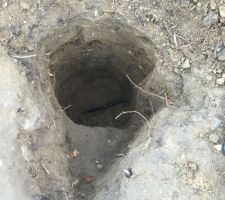 Trou pour la pose du nouveau compteur d'eau