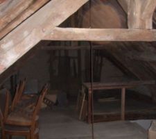 Les combles en cours de déblayage...