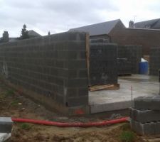 Le grand mur face nord : garage   cuisine   entr&eacute;e