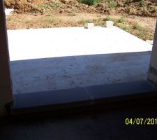 Seuil de la porte-fenêtre de la terrasse