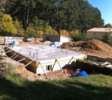 Avanc&eacute;e : la dalle du RDC est coul&eacute;e