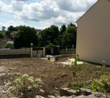 Dégagement du terrain par le terrassier